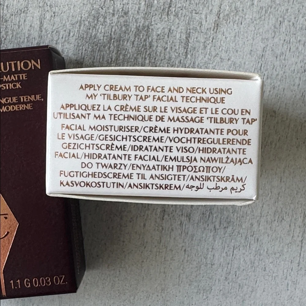 Charlotte Tilbury 2 travel Size Samples-Magic Moisturizer Gel & Lipstick Pillow